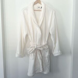 Tahari White Fluffy Women’s Robe S
